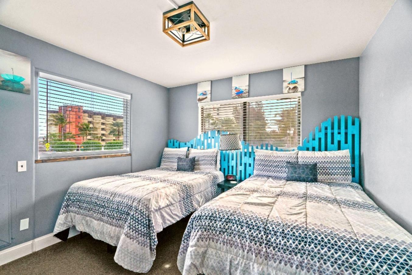 Boutique Beach Retreat St. Pete Beach Esterno foto