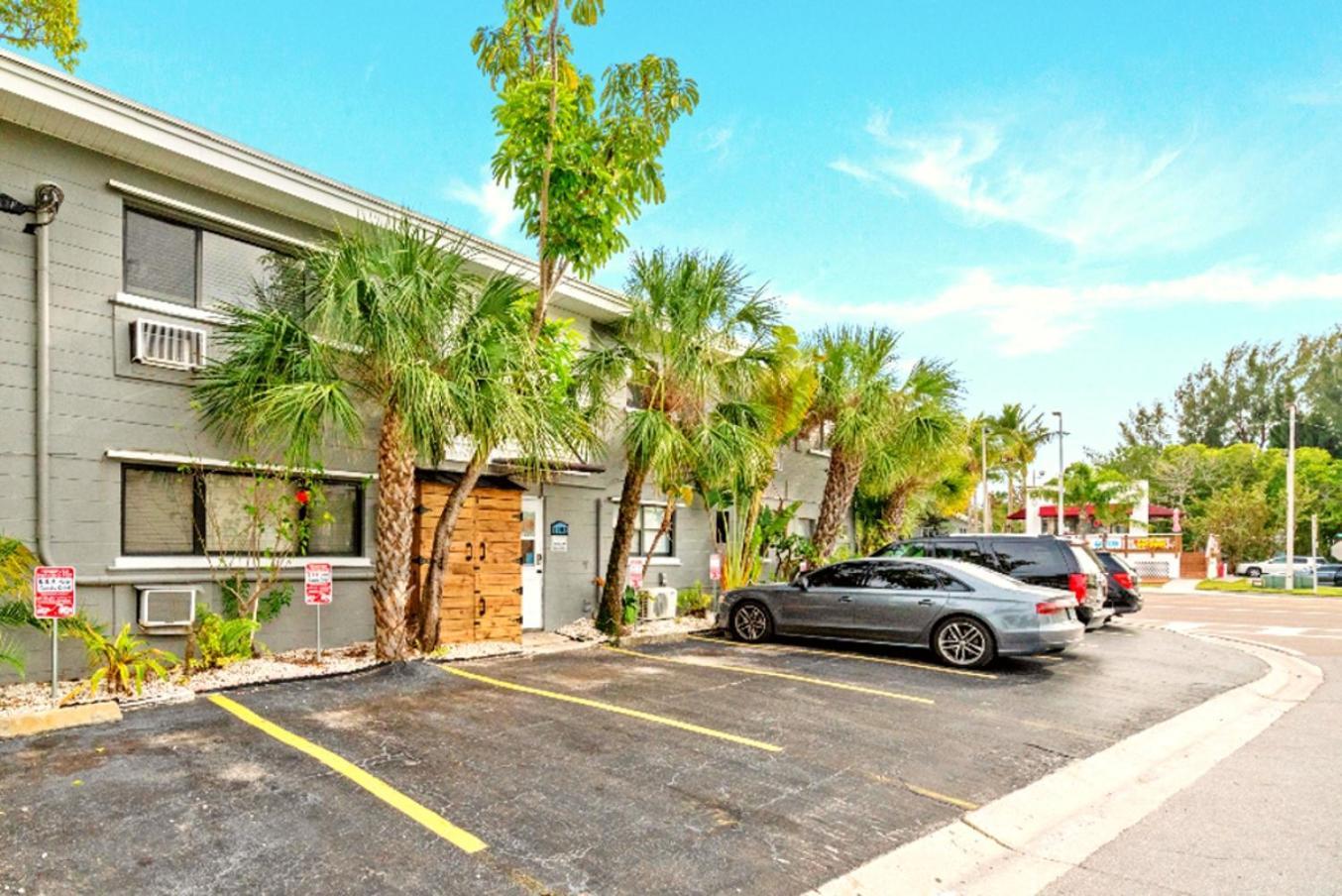 Boutique Beach Retreat St. Pete Beach Esterno foto
